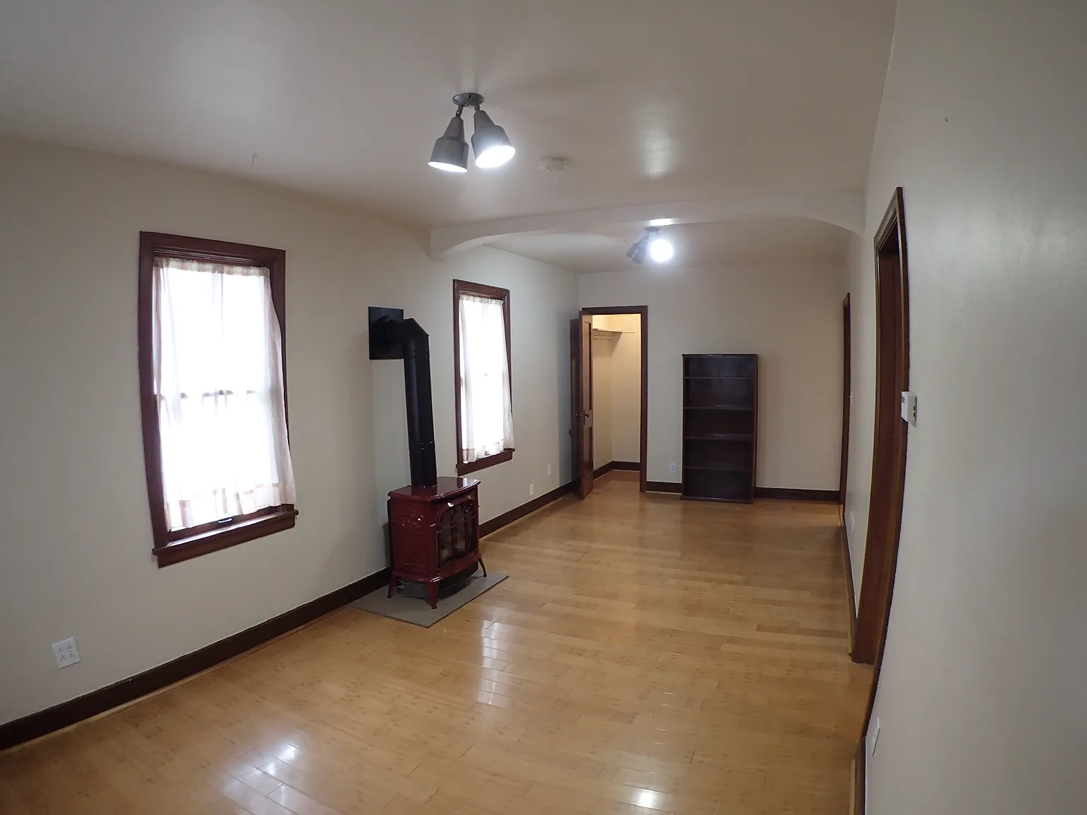 1 bed, 754 sqft, $1,075 — Photo 2