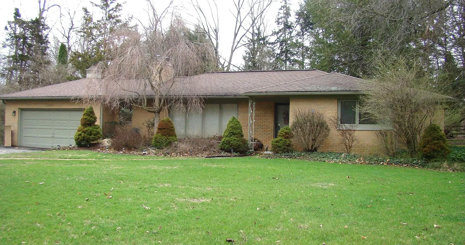 1325 Austscot Dr photo 1