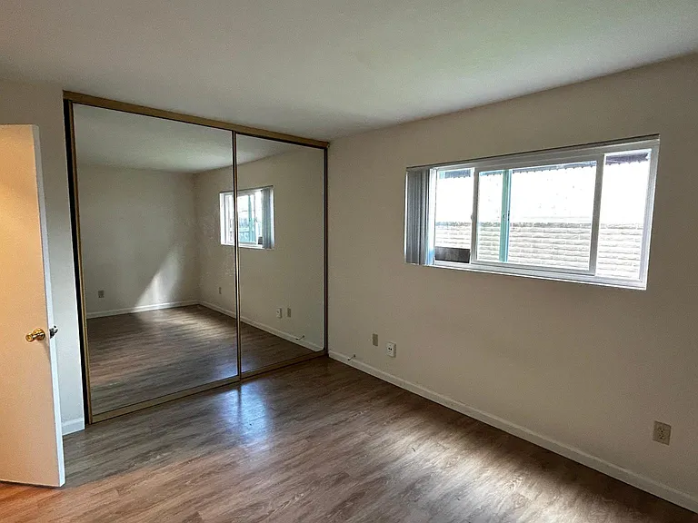 356 Roosevelt St #6 — Photo 8