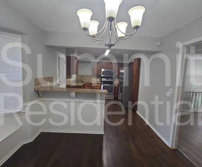 12805 Ewing Ave — Photo 5