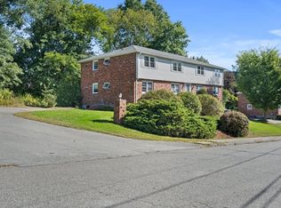 8 Zabriskie Dr APT D, Newburyport, MA 01950
