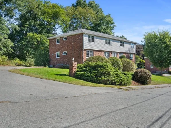 8 Zabriskie Dr APT D, Newburyport, MA 01950