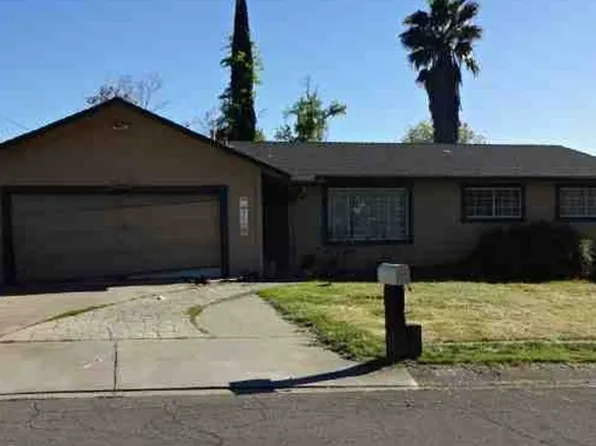 2831 Squire Ave, Redding, CA 96002