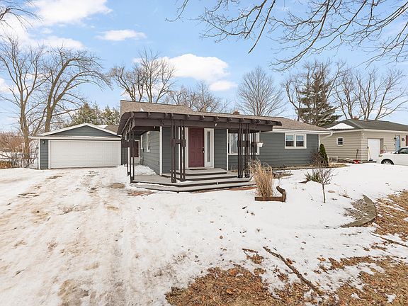 4th image of 2673 Airport Rd