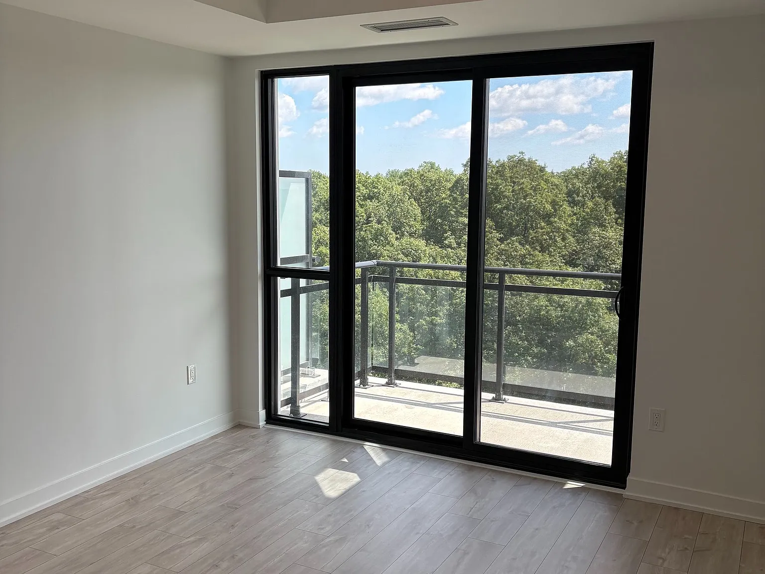 2 bed, $2,350 — Photo 4