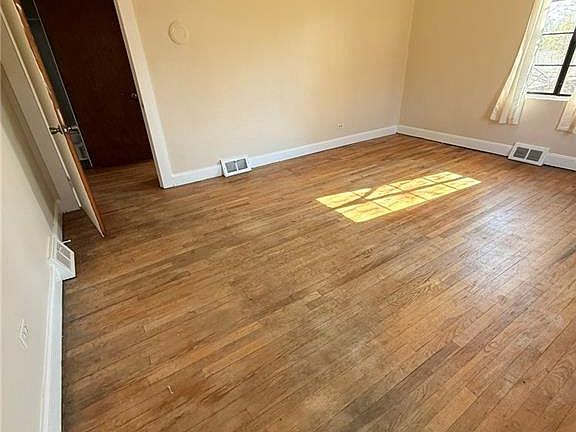 5th image of 722 Maiden Ln