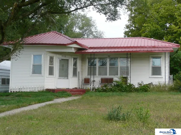 1316 Bell St, Beatrice, NE 68310