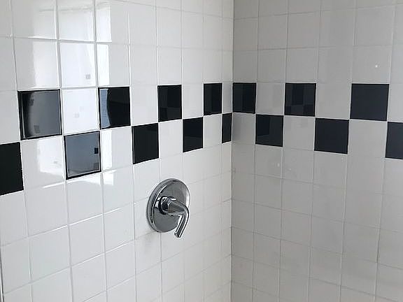 2nd image of 4466 Navarra Ave