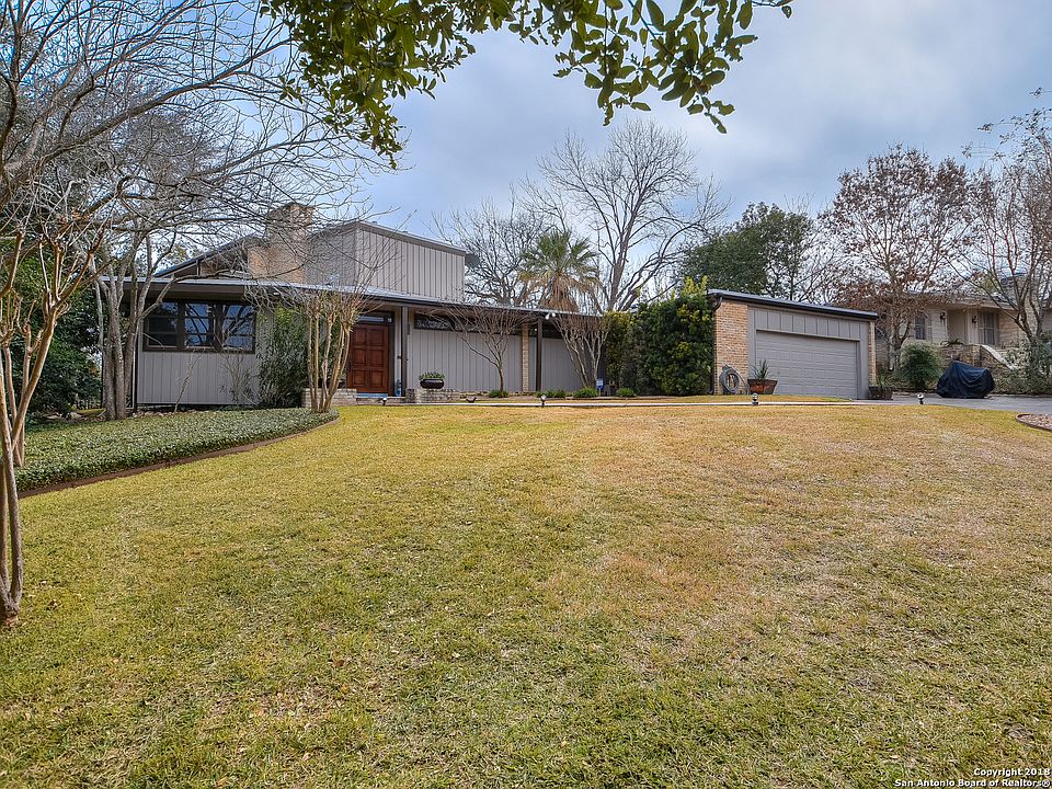 1st image of 126 E BRANDON DR