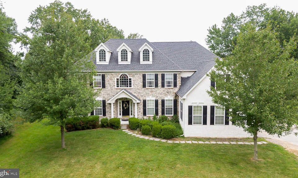 2nd image of 25 Clemson Dr