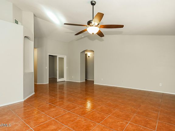 3rd image of 1653 E VINEYARD Road