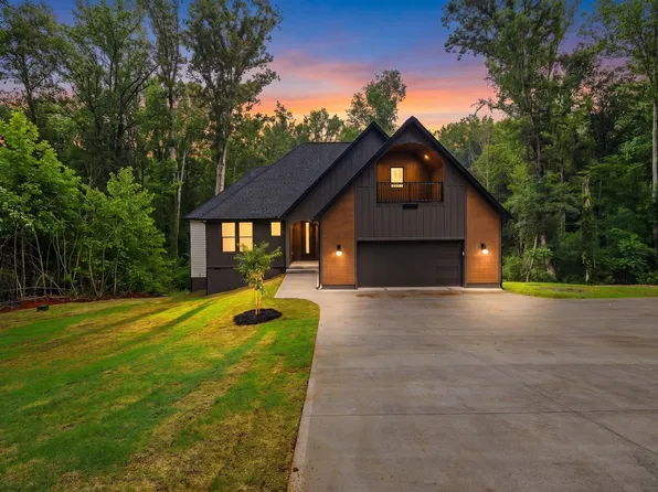 112 Singing Pines Dr, Greenville, SC 29611