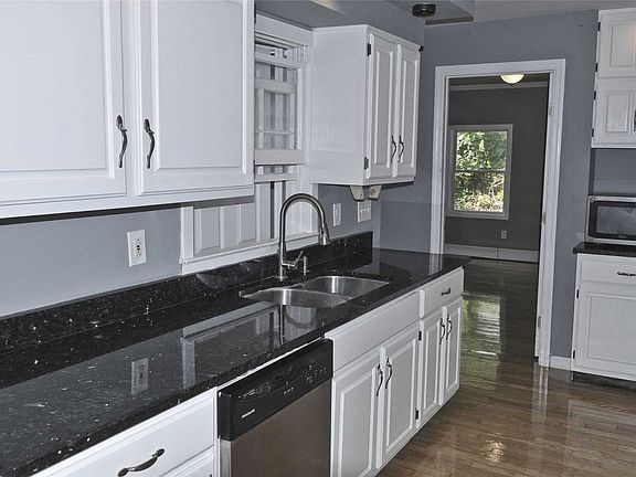 3rd image of 28A Glenwood Pl