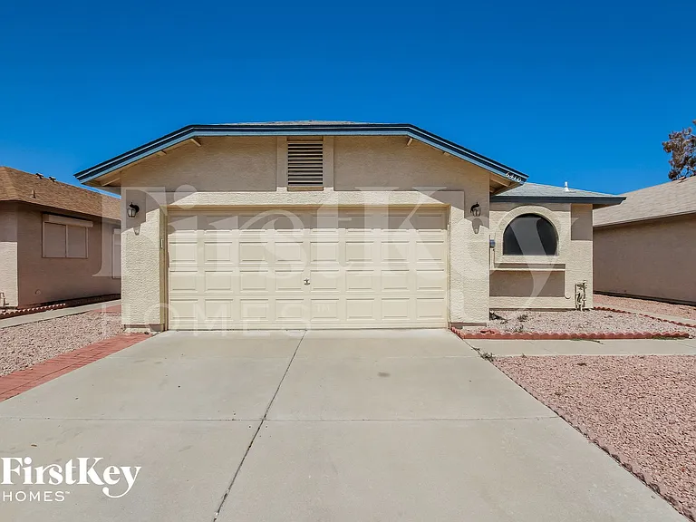 6410 W Townley Ave — Photo 1