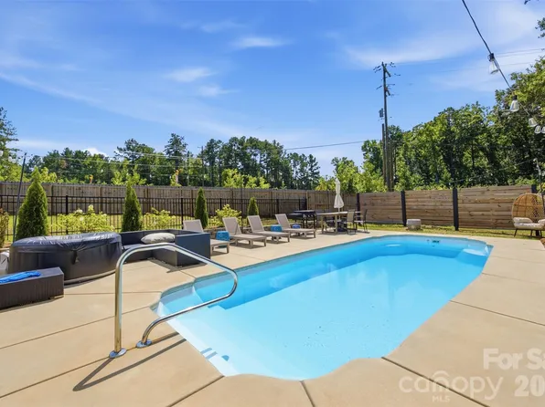 1382 W Rebound Rd, Lancaster, SC 29720