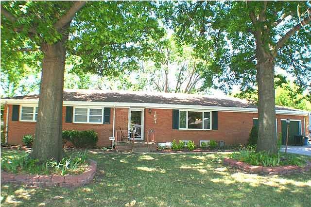 1st image of 1621 N Sunset Dr