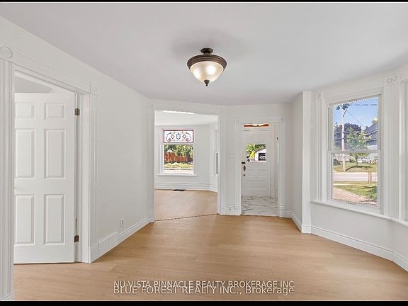 5th image of 7065 Longwoods Rd