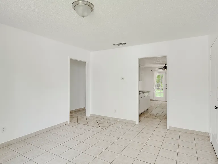 9502 N Creek Dr — Photo 16