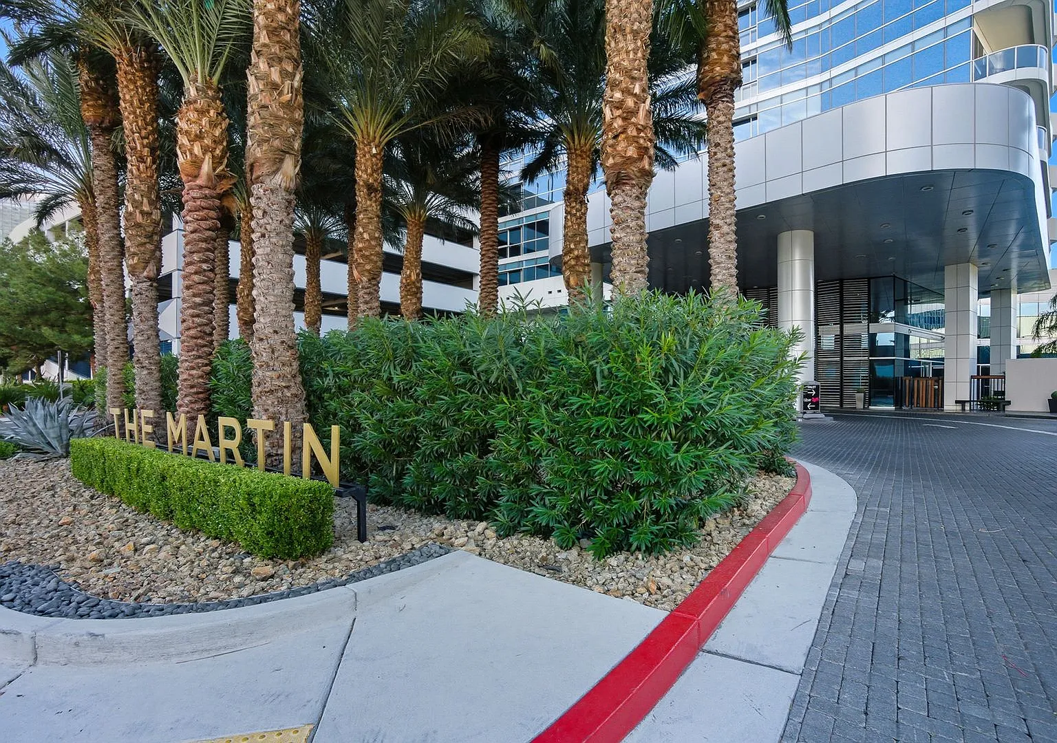 6th Floor 2-Bedroom Condo with Stunning Las Vegas Strip Views — Photo 3
