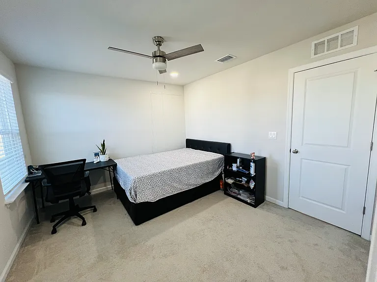 18184 Hunters Meadow Walk — Photo 24