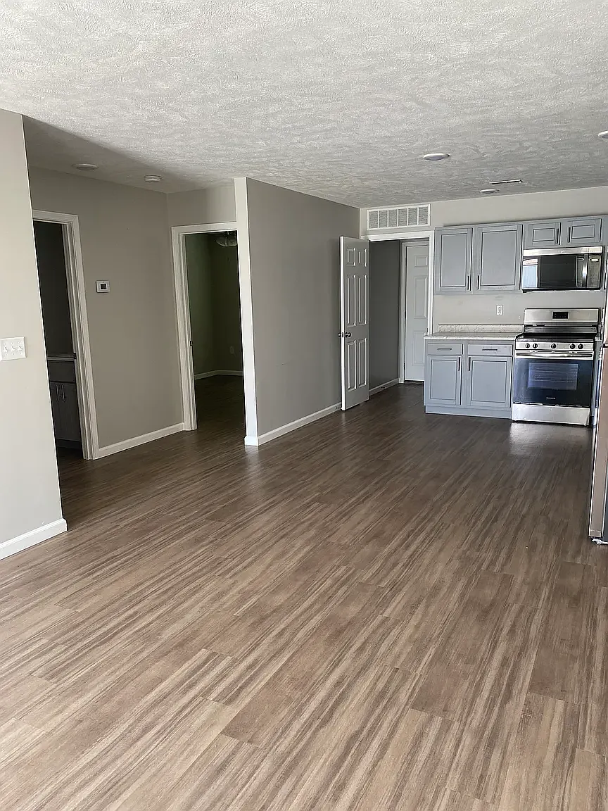 2 bed, 950 sqft, $1,100 — Photo 2
