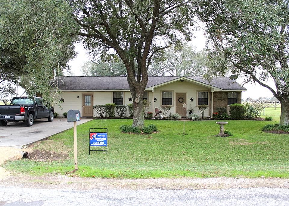 1st image of 631 Meadowbrook Dr