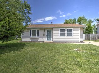 1936 Queen Mary Ct, Decatur, IL 62526