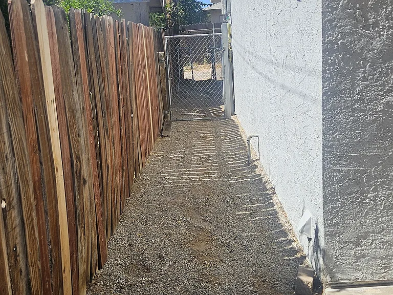 16427 Cajon St — Photo 15