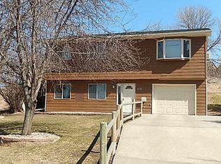 112 N Club St, Chamberlain, SD 57325