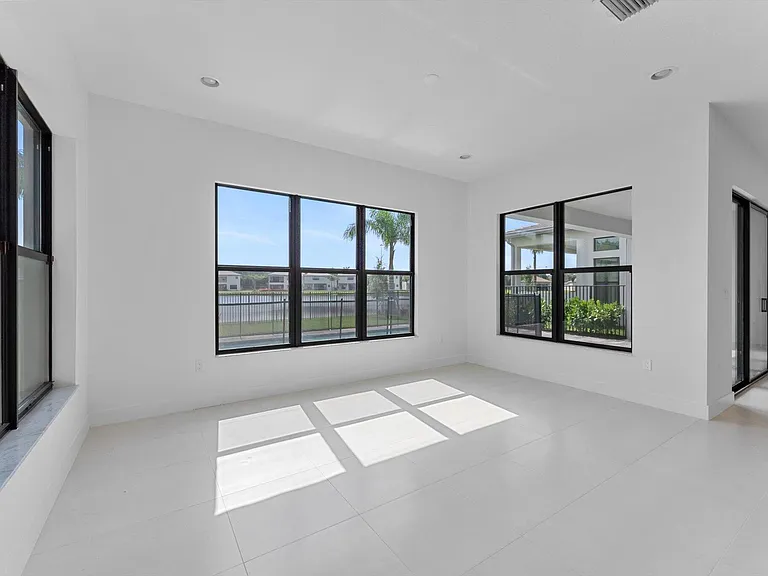 20062 Hirono Ln — Photo 13