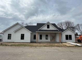 115 S Taylor St, Red Bud, IL 62278