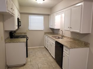 2817 Springhaven Ct, Bedford, TX 76021