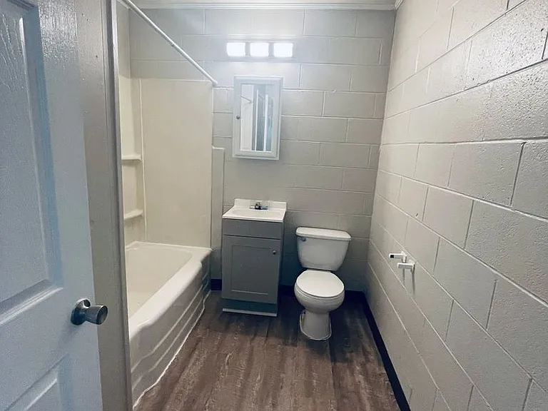 Studio Apartment Near Downtown Lewisburg MoveIn Special Available — Photo 6