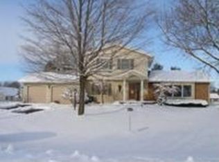 56 S Crestview Dr, Adrian, MI 49221