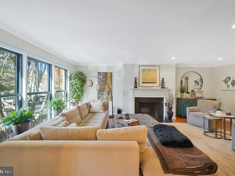 4732 Massachusetts Ave NW — Photo 5