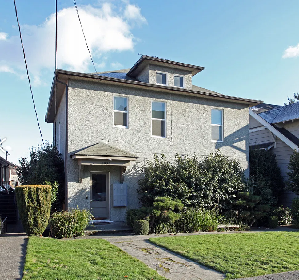 3922 Whitman Ave N — Photo 1