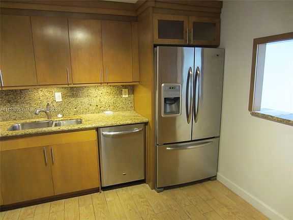 5th image of 1901 Brickell Ave APT B1511