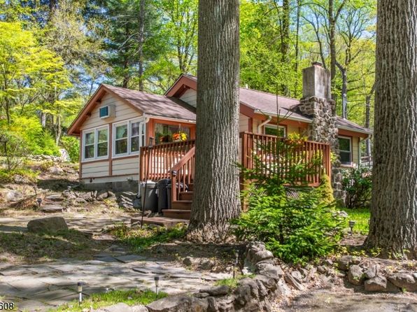 84 Lee Hill Rd, Byram Twp., NJ 07821