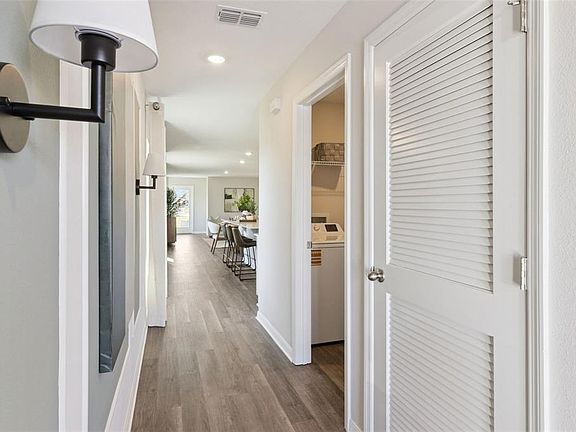 3rd image of 3445 Nettle Loop