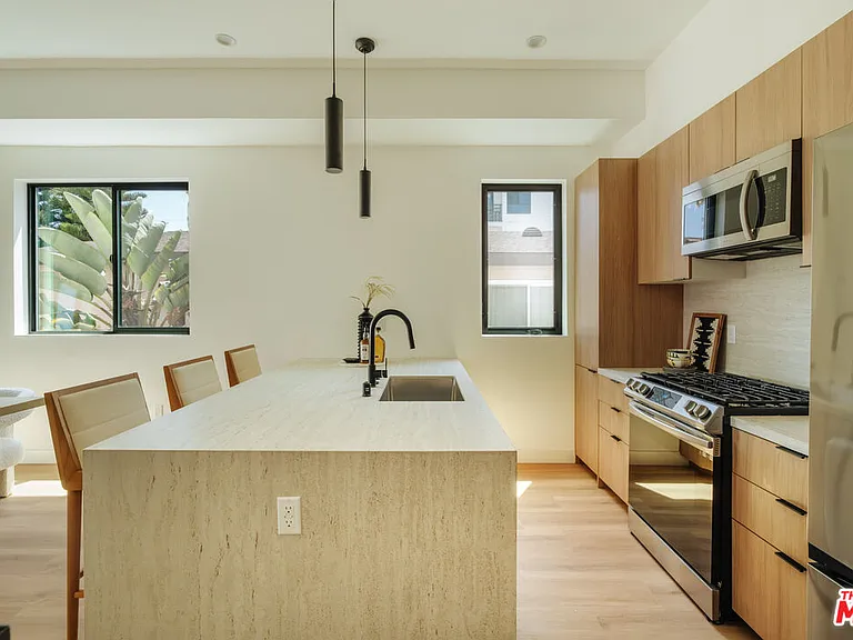 1343 S Ogden Dr #1/2 — Photo 3