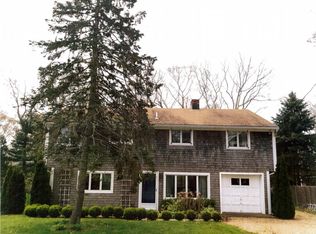 37 Oak Tree Ln, Tisbury, MA 02568