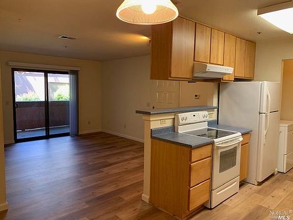 3rd image of 8201 Camino Colegio Dr #177