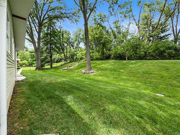 4th image of 557 Beauford Dr