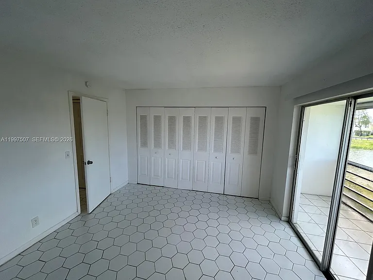 89 Berkshire E #89-D — Photo 13