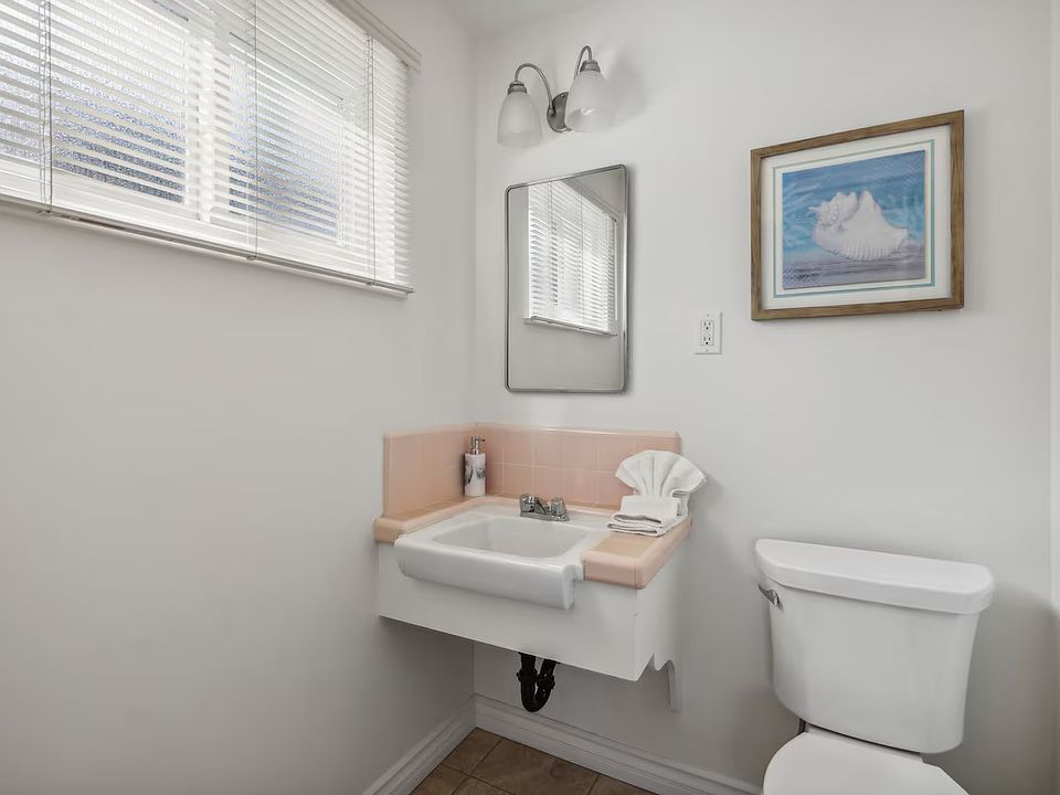 1st image of 1517 W Balboa Blvd