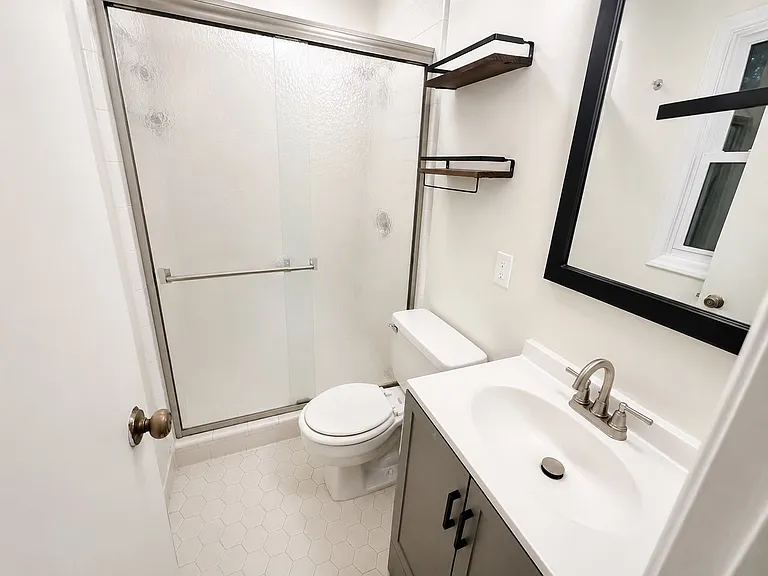 102 Stavenger Ct — Photo 8