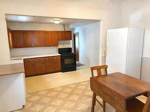 4th image of 304 Park Ave
