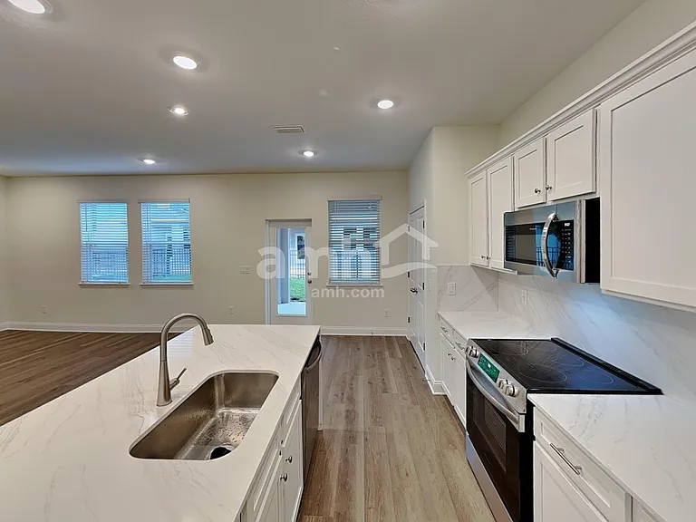 1019 Grafton Ridge Dr — Photo 4