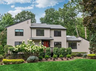 27 Hosking Way, Ramsey, NJ 07446