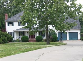 807 Woodland Dr, Carterville, IL 62918